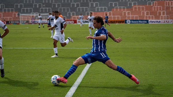 Wie beeinflusst regelmäßiges Schwimmen die körperliche Fitness?